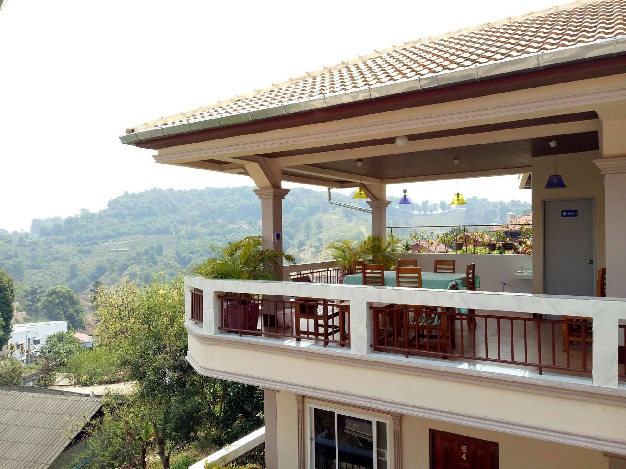 Hotel Happy House At Maesalong Chiang Rai Esterno foto