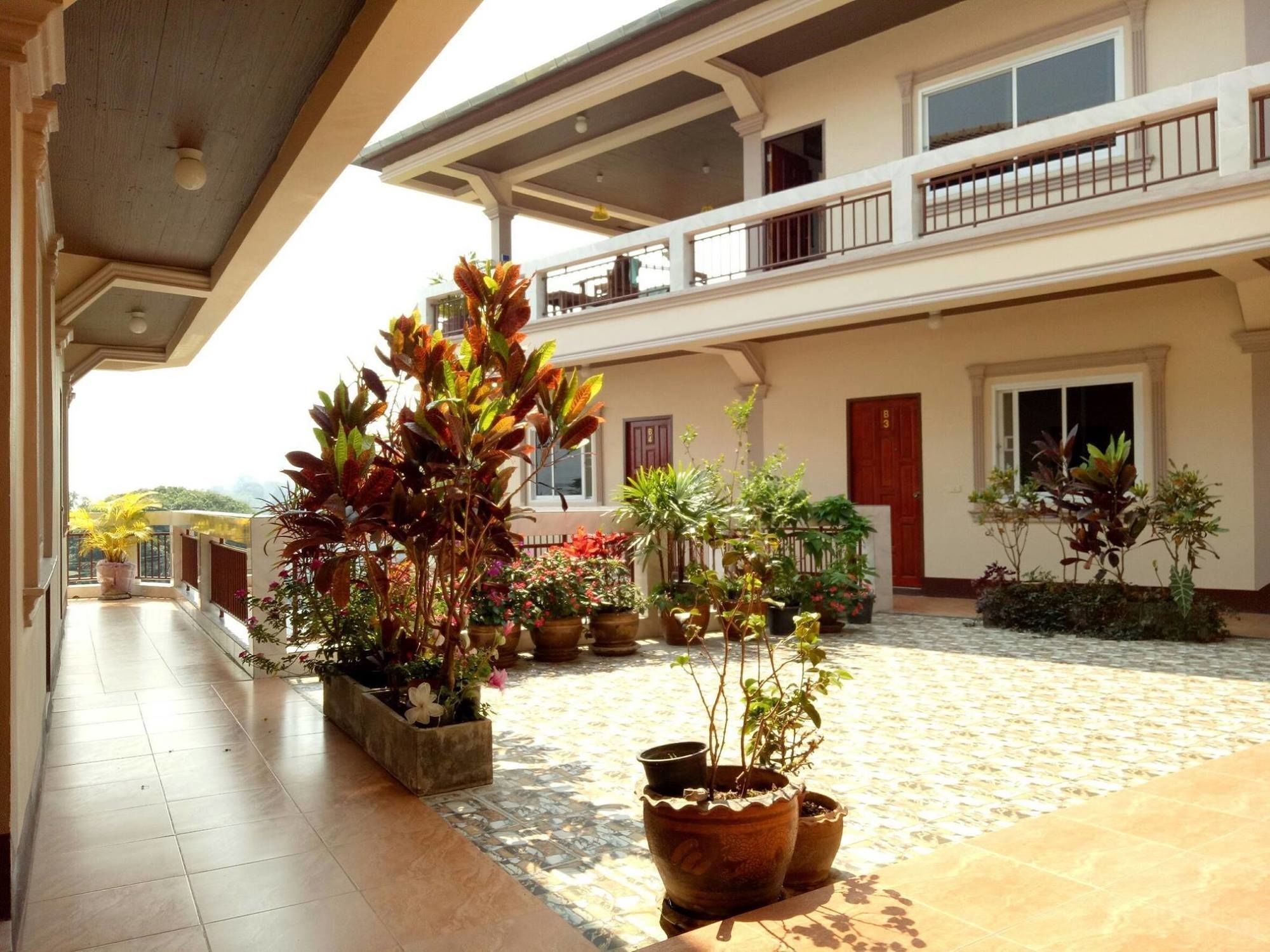 Hotel Happy House At Maesalong Chiang Rai Esterno foto
