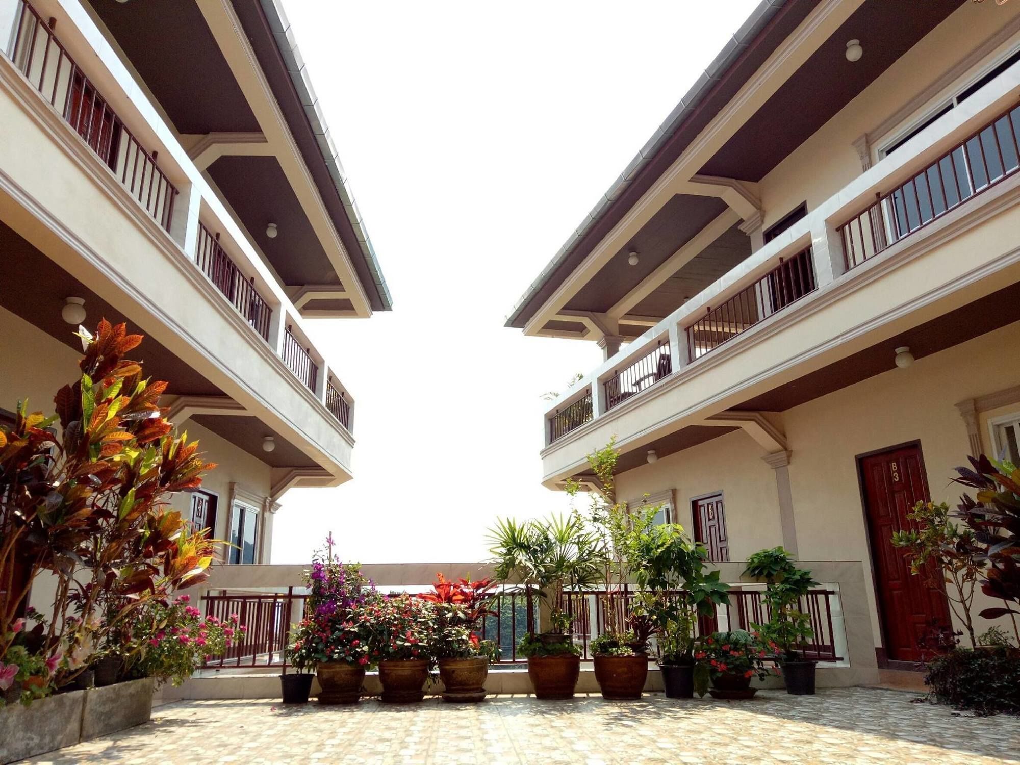 Hotel Happy House At Maesalong Chiang Rai Esterno foto