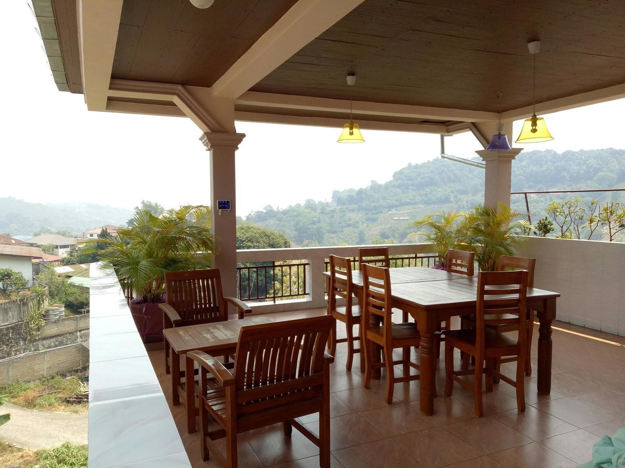 Hotel Happy House At Maesalong Chiang Rai Esterno foto